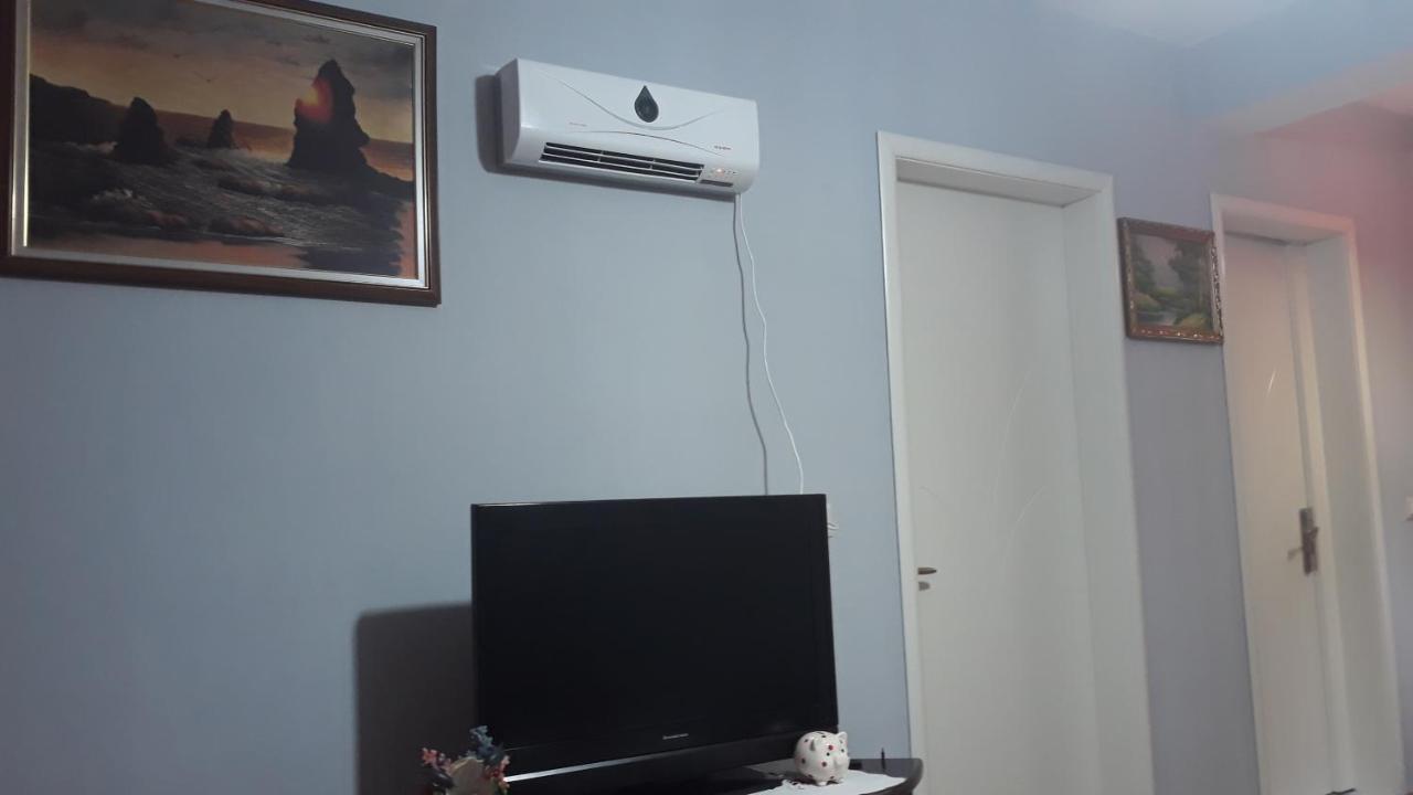 Odise'S Suite Корча Екстер'єр фото